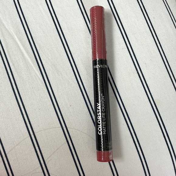 Lipstick - Picture 4 of 4